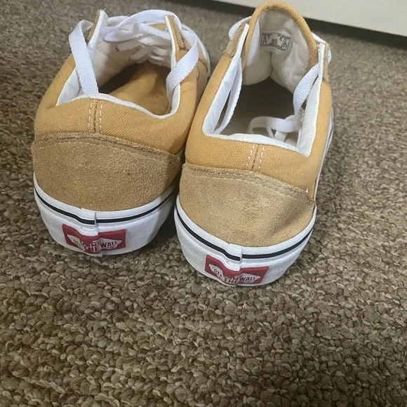 Vans - Picture 3 of 4